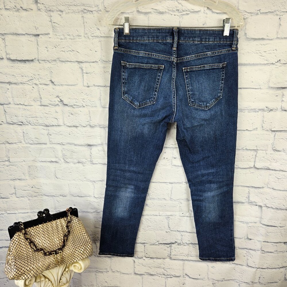 GAP Size 2 / 26s Short Girlfriend Jeans Medium Wash Mid Rise Stretch Womens - Picture 4 of 10